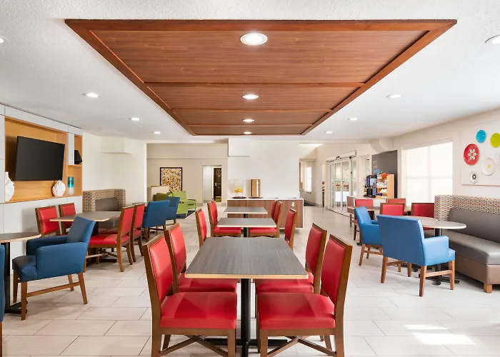 Holiday Inn Express&Suites Sarasota East