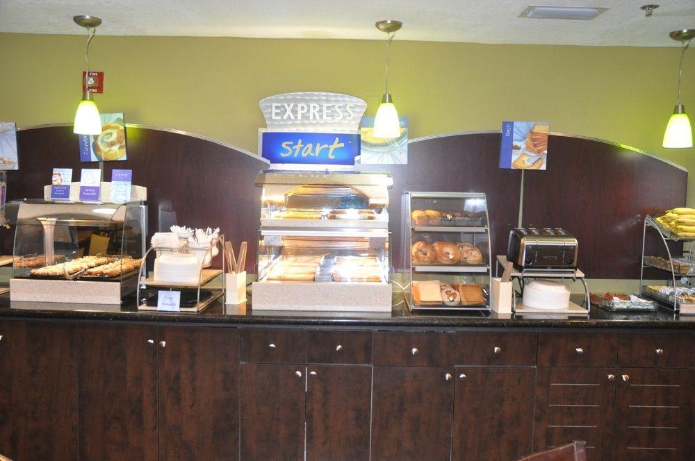 Hotel Express & Sarasota East By Ihg 3*