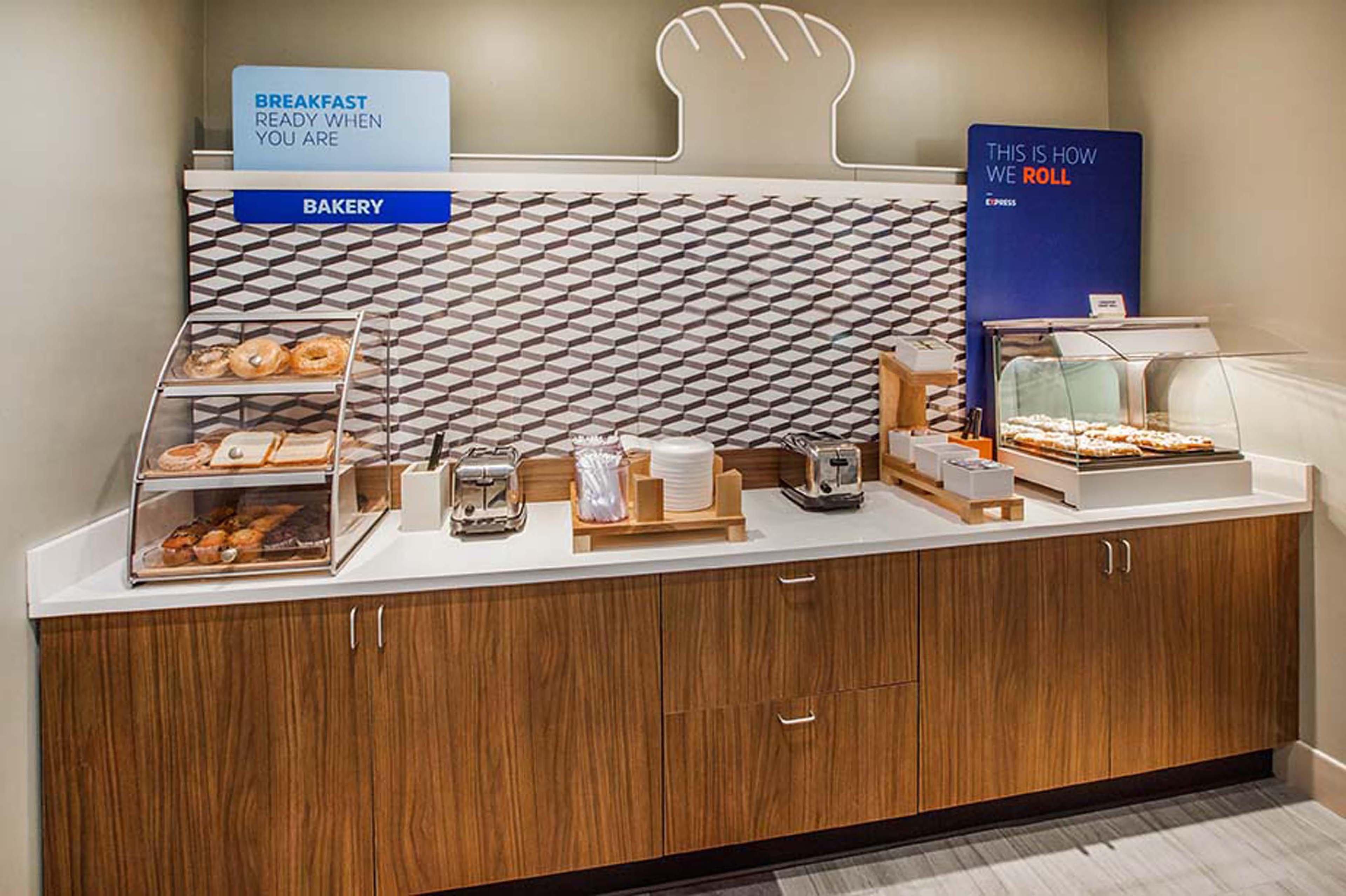 Express & Sarasota East By Ihg Vamo