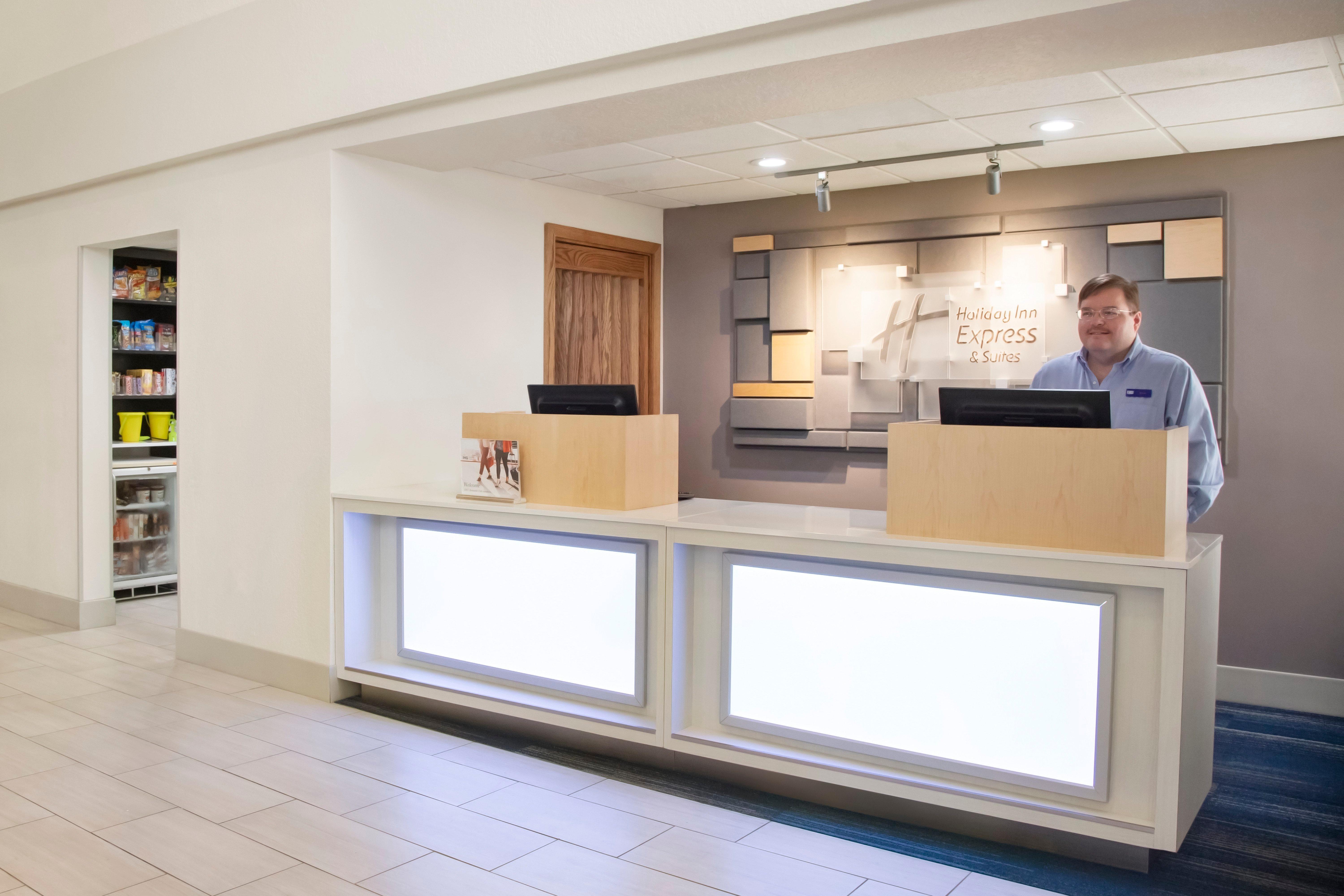 Express & Sarasota East By Ihg 3*