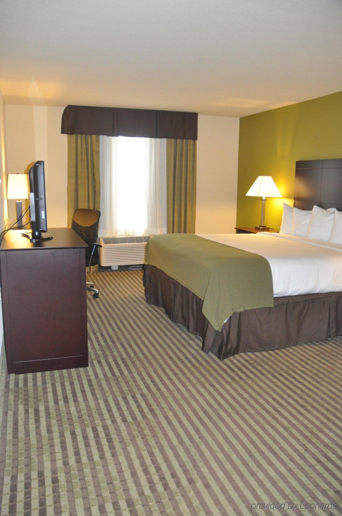 Express & Sarasota East By Ihg