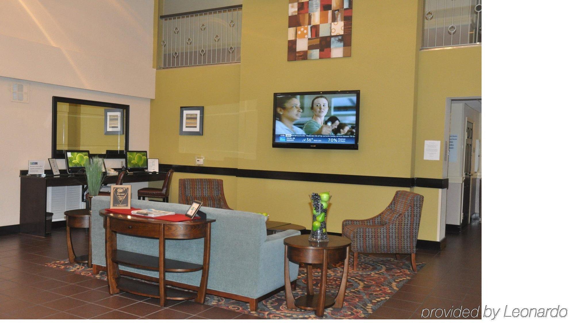 Express & Sarasota East By Ihg Hotel