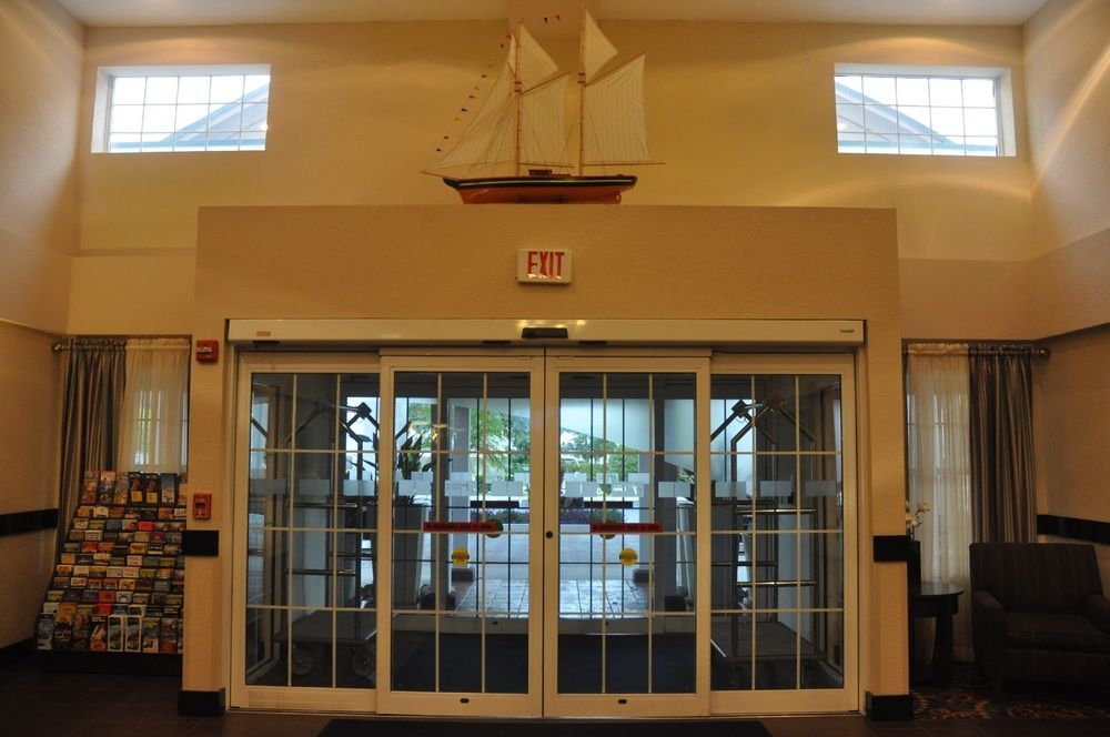 Express & Sarasota East By Ihg Hotel