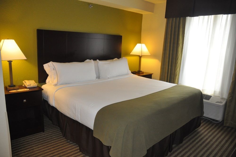 Hotel Express & Sarasota East By Ihg